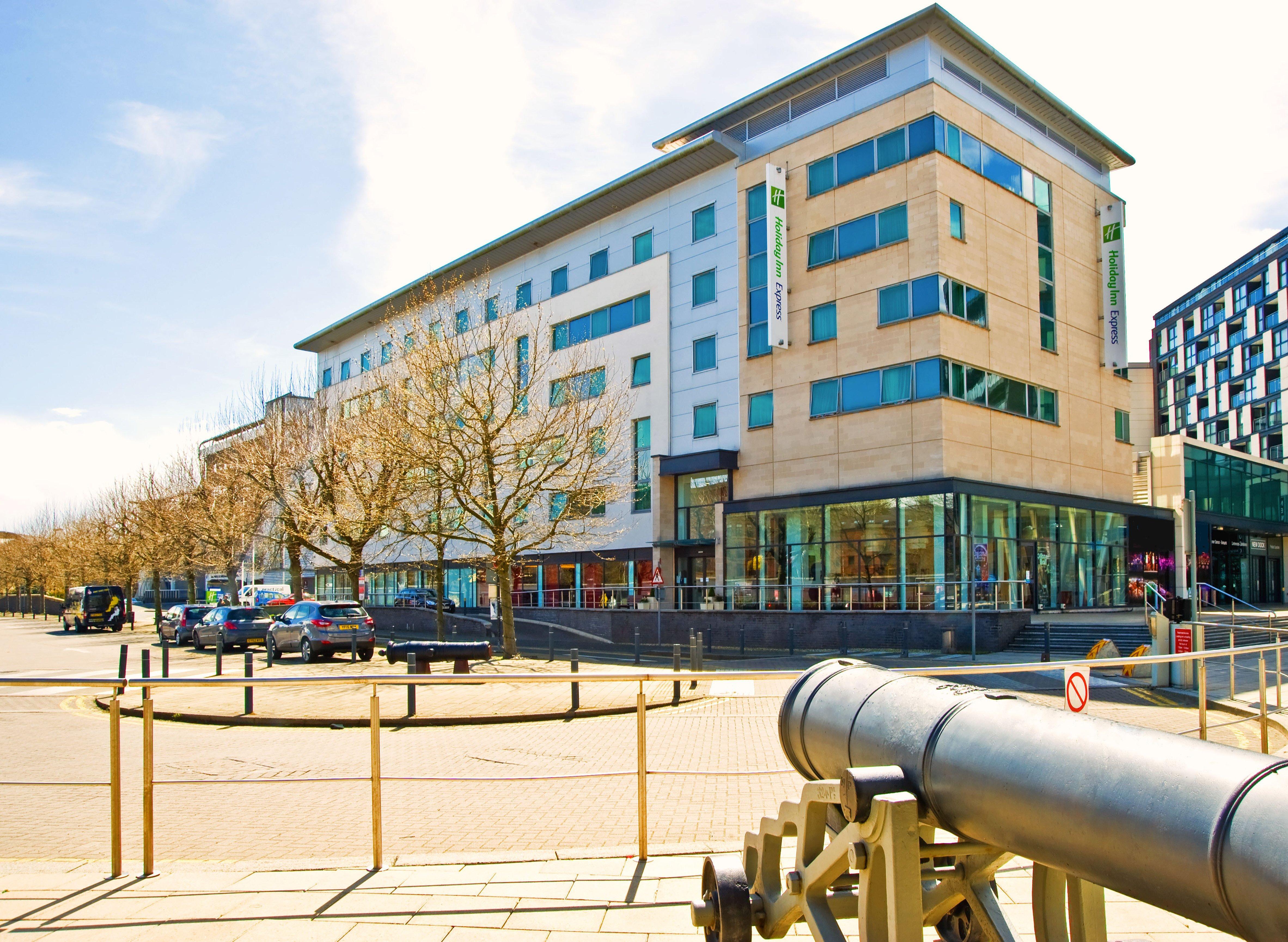 Holiday Inn Express Leeds City Centre - Armouries, An Ihg Hotel Buitenkant foto